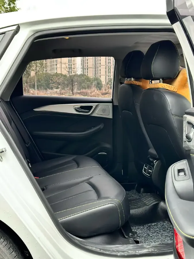 2020 Roewe i6 1.5T 169HP L4 7DCT,autocango,china used car exporter,china ev exporter,chinese used car exporter,chinese used ev exporter