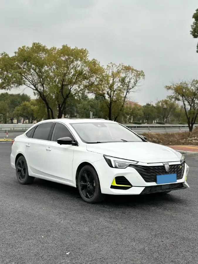 2020 Roewe i6 1.5T 169HP L4 7DCT,autocango,china used car exporter,china ev exporter,chinese used car exporter,chinese used ev exporter