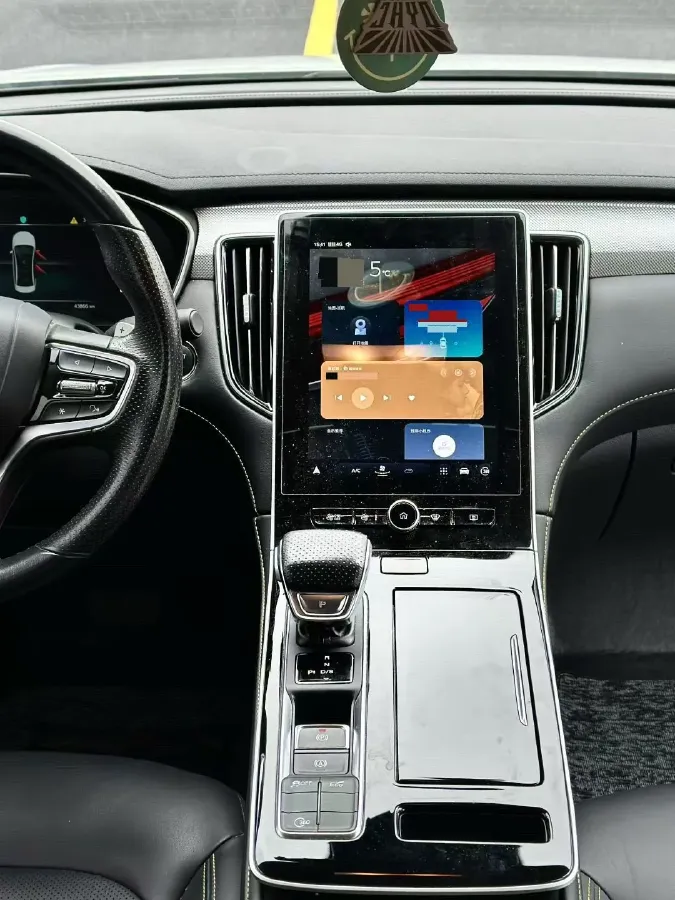 2020 Roewe i6 1.5T 169HP L4 7DCT,autocango,china used car exporter,china ev exporter,chinese used car exporter,chinese used ev exporter