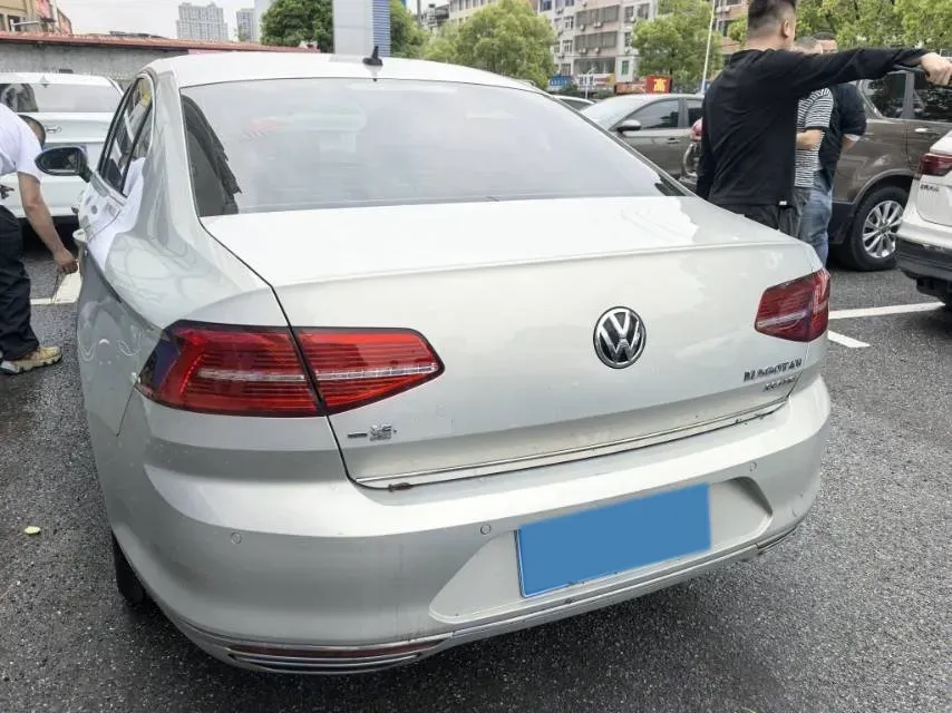 2019 Volkswagen Magotan 2.0T 186HP L4 7DCT,autocango,china used car exporter,china ev exporter,chinese used car exporter,chinese used ev exporter