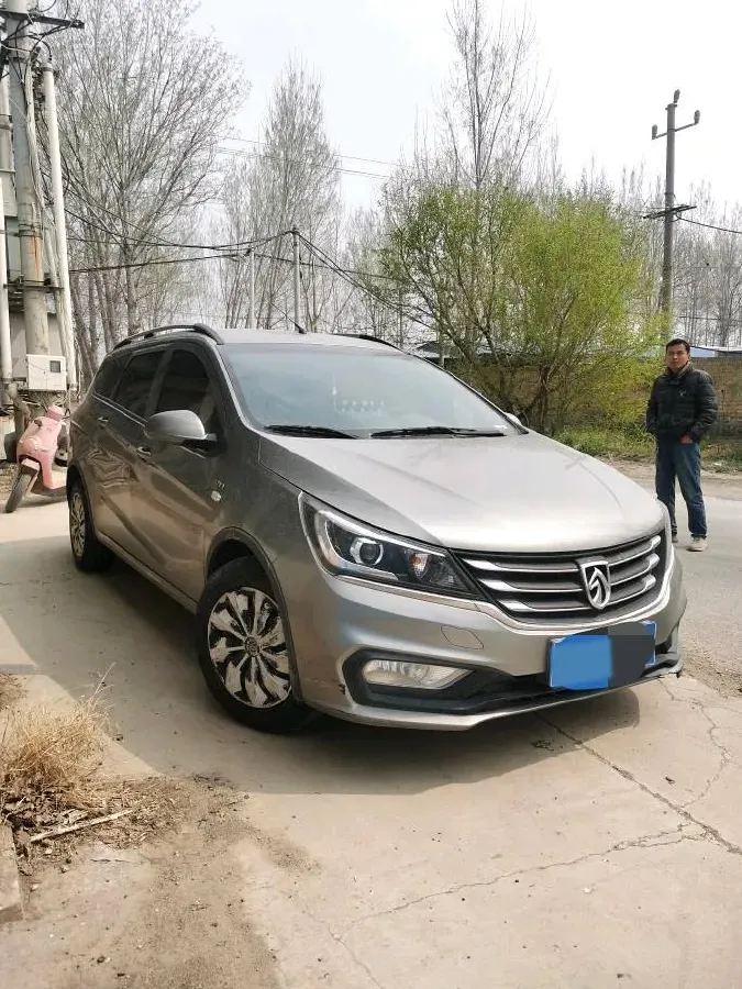 2017 BaoJun 310W 1.5L 112HP L4 6MT,autocango,china used car exporter,china ev exporter,chinese used car exporter,chinese used ev exporter