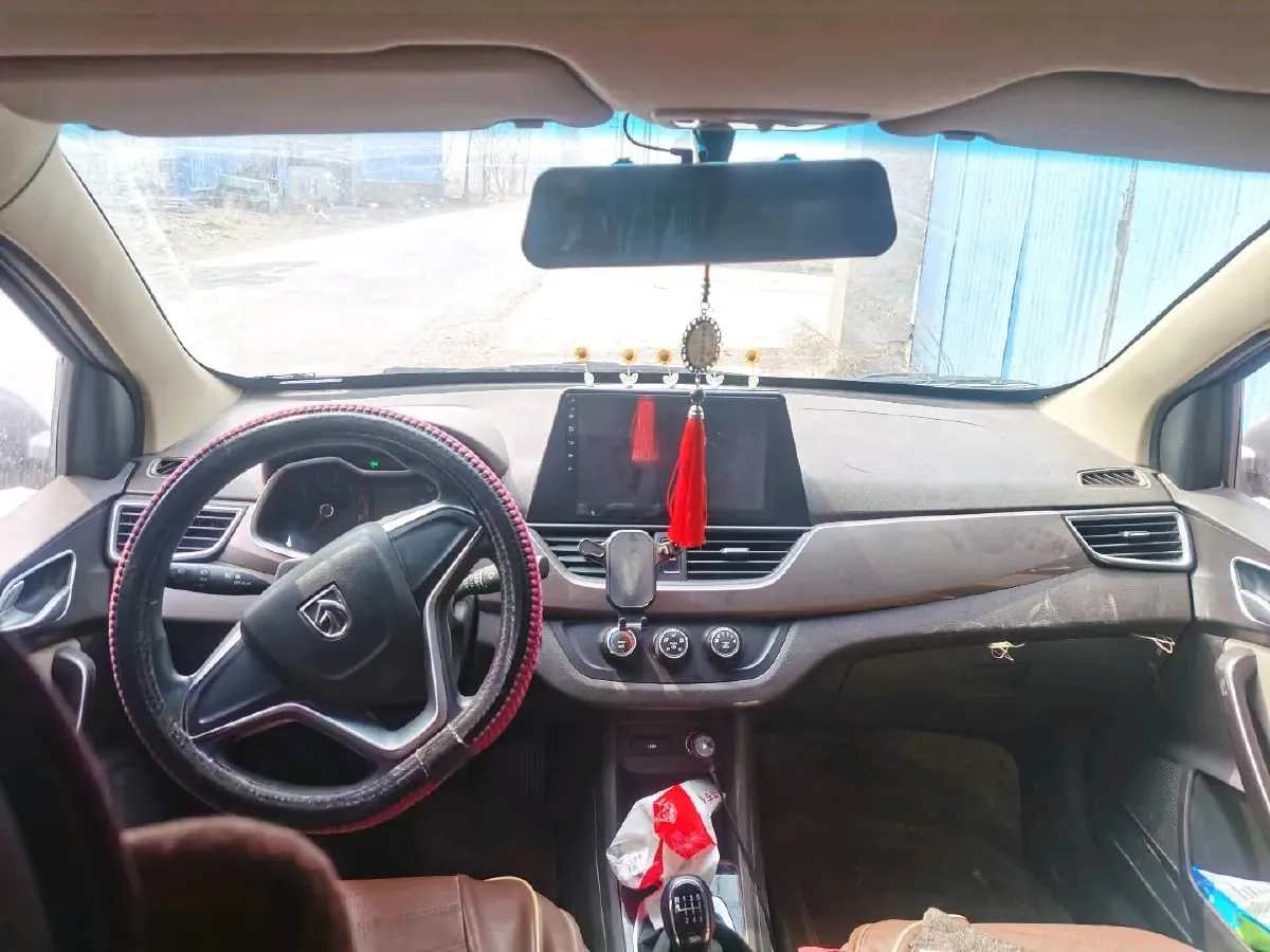 2017 BaoJun 310W 1.5L 112HP L4 6MT,autocango,china used car exporter,china ev exporter,chinese used car exporter,chinese used ev exporter