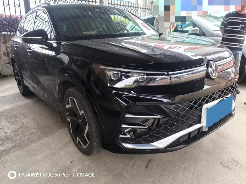 2024 Volkswagen Tiguan L 2.0T 186HP L4 7DCT,autocango,china used car exporter,china ev exporter,chinese used car exporter,chinese used ev exporter