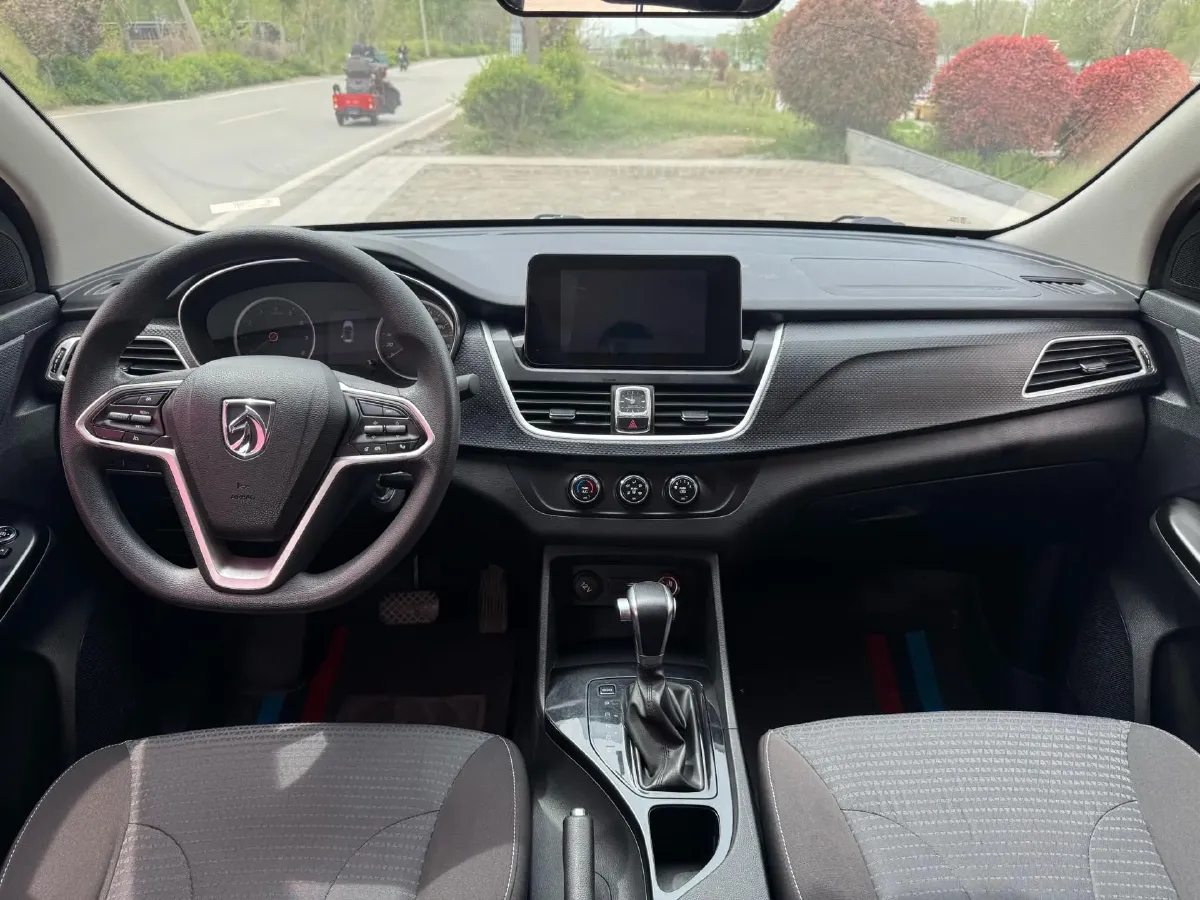 2019 BaoJun 730 1.5T 147HP L4 CVT,autocango,china used car exporter,china ev exporter,chinese used car exporter,chinese used ev exporter