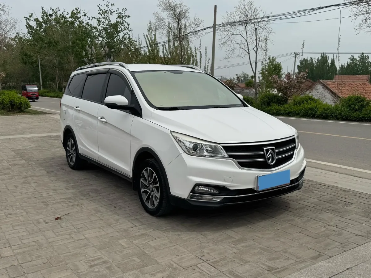 2019 BaoJun 730 1.5T 147HP L4 CVT,autocango,china used car exporter,china ev exporter,chinese used car exporter,chinese used ev exporter