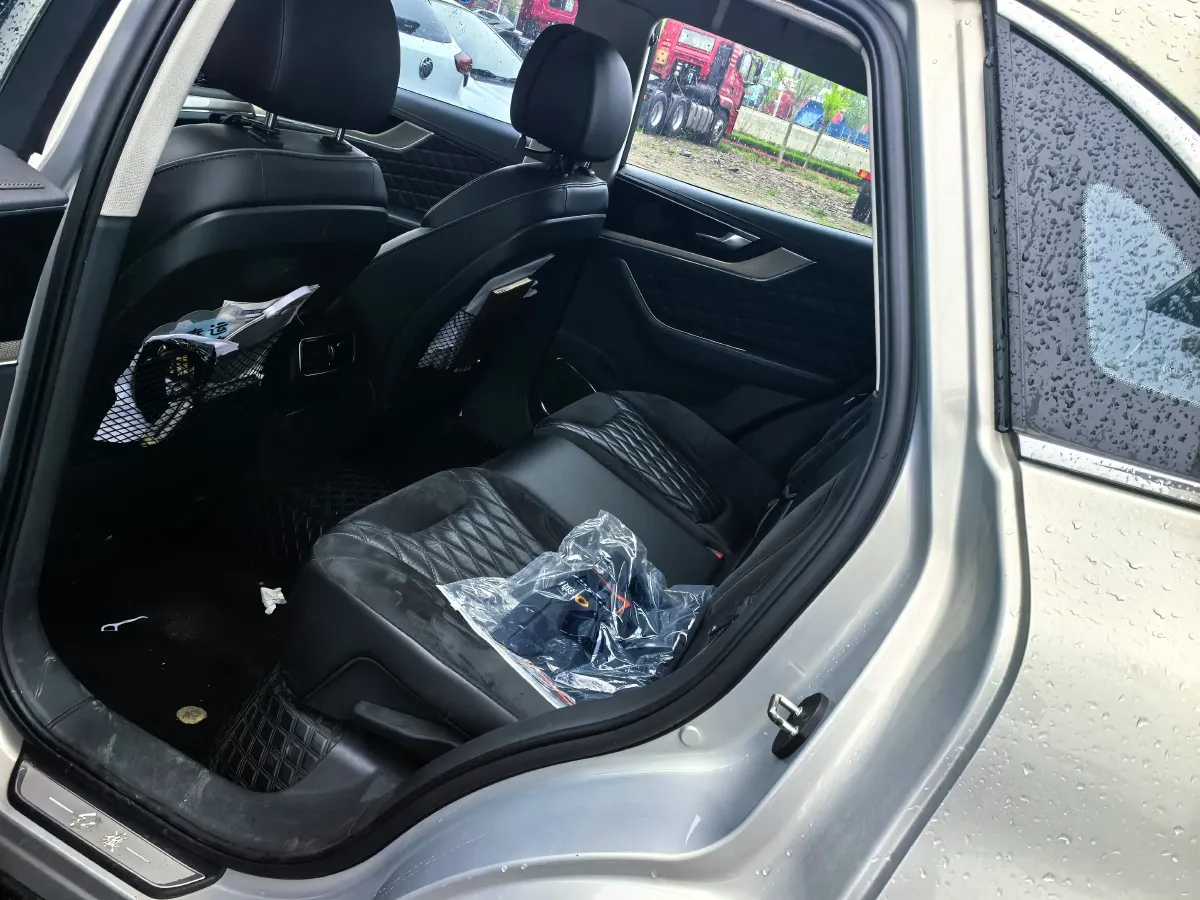 2022 HongQi HS5 2.0T 224HP L4 6AT,autocango,china used car exporter,china ev exporter,chinese used car exporter,chinese used ev exporter