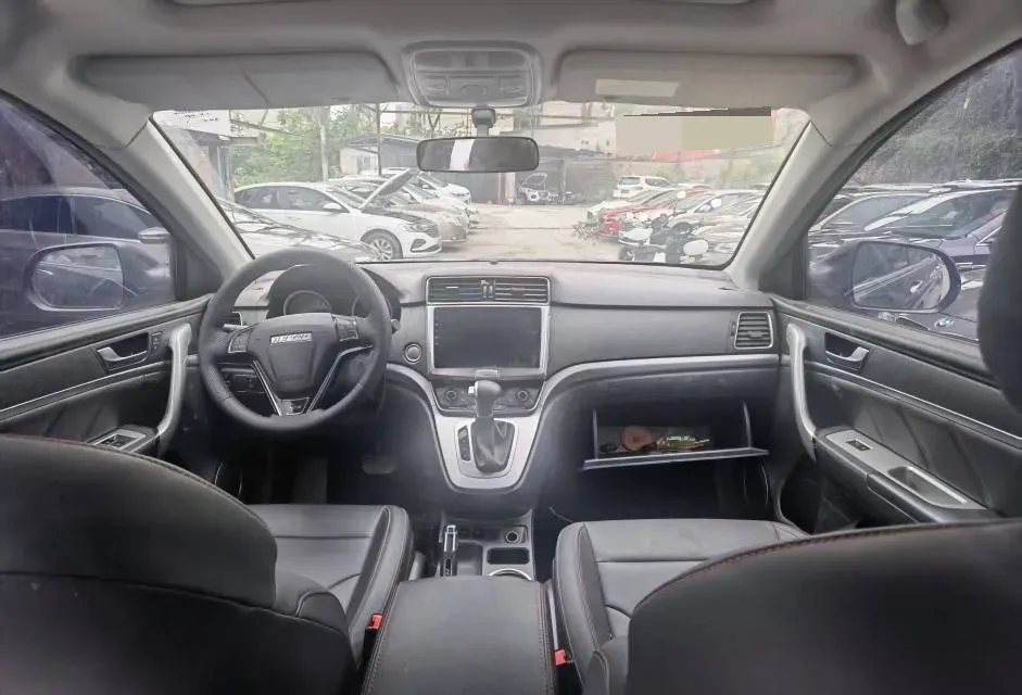 2019 Haval M6 1.5T 150HP L4 7DCT,autocango,china used car exporter,china ev exporter,chinese used car exporter,chinese used ev exporter