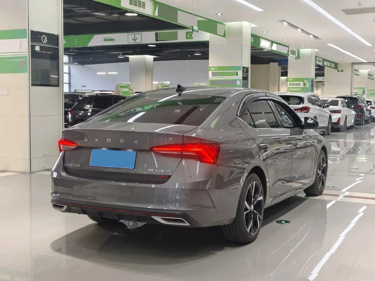 2022 Skoda Octavia 1.4T 150HP L4 7DCT,autocango,china used car exporter,china ev exporter,chinese used car exporter,chinese used ev exporter