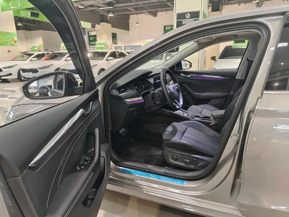 2022 Skoda Octavia 1.4T 150HP L4 7DCT,autocango,china used car exporter,china ev exporter,chinese used car exporter,chinese used ev exporter