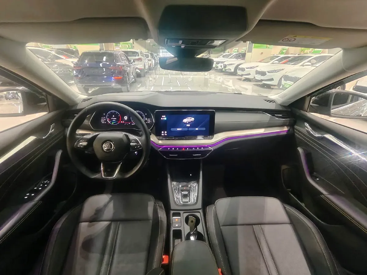 2022 Skoda Octavia 1.4T 150HP L4 7DCT,autocango,china used car exporter,china ev exporter,chinese used car exporter,chinese used ev exporter