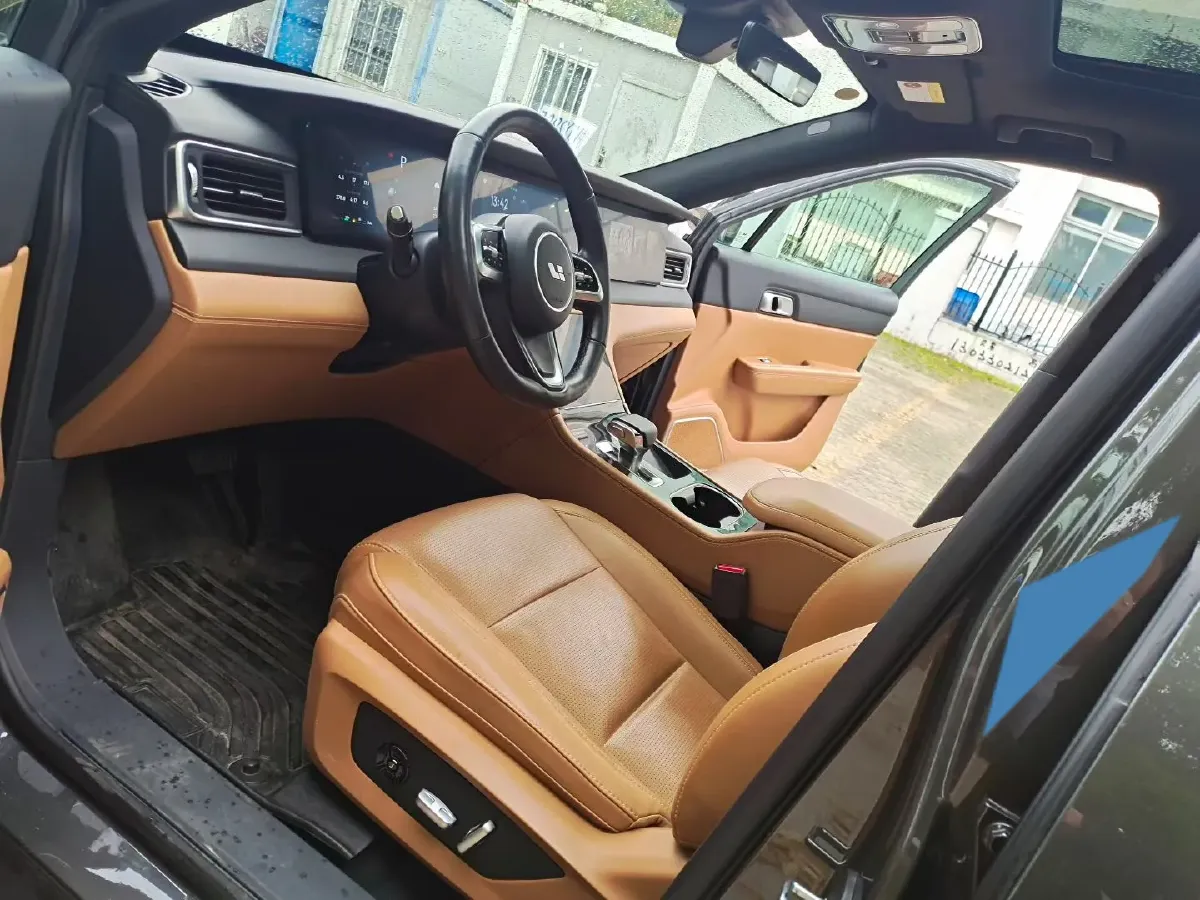 2021 Li ONE Range Extended 131HP REEV 40.5KWH,autocango,china used car exporter,china ev exporter,chinese used car exporter,chinese used ev exporter