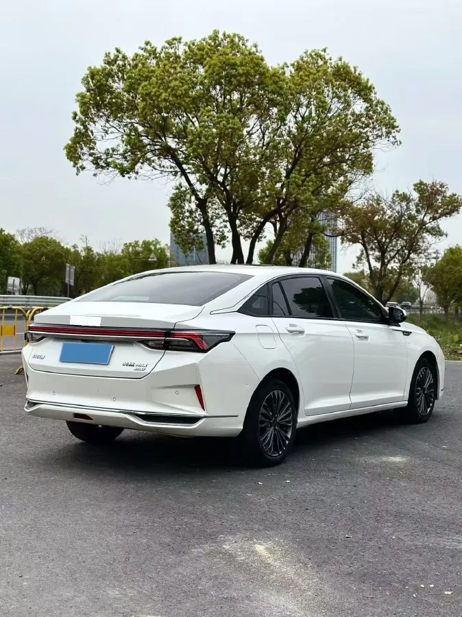 2021 DongFeng Aeolus YiXuan MAX 1.5T 190HP L4 7DCT,autocango,china used car exporter,china ev exporter,chinese used car exporter,chinese used ev exporter