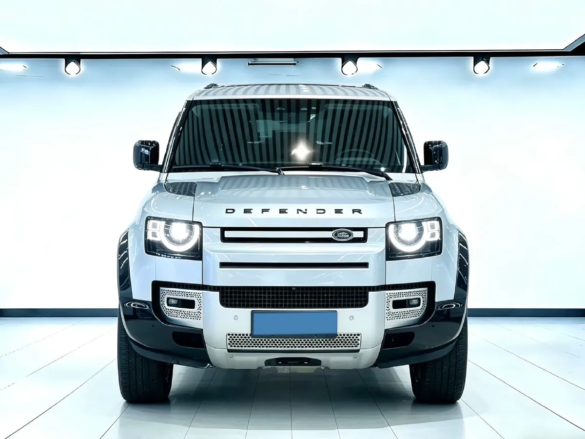2023 Land Rover Defender 3.0T 400HP L6 8AT,autocango,china used car exporter,china ev exporter,chinese used car exporter,chinese used ev exporter