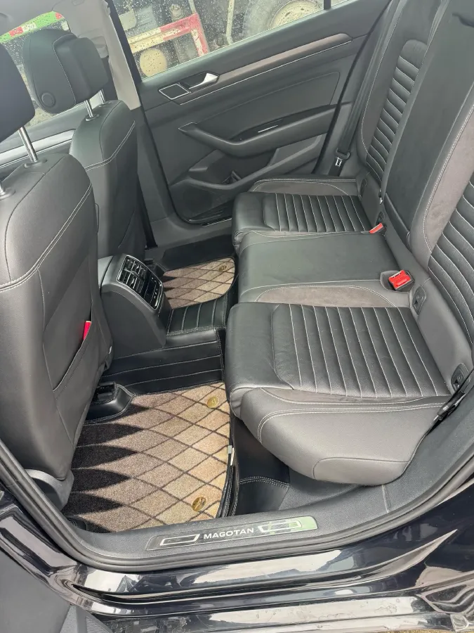 2020 Volkswagen Magotan 2.0T 186HP L4 7DCT,autocango,china used car exporter,china ev exporter,chinese used car exporter,chinese used ev exporter