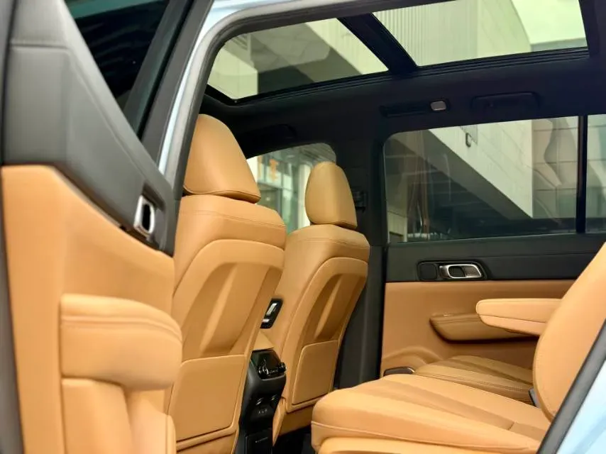 2020 Li ONE Range Extended 131HP REEV 40.5KWH,autocango,china used car exporter,china ev exporter,chinese used car exporter,chinese used ev exporter