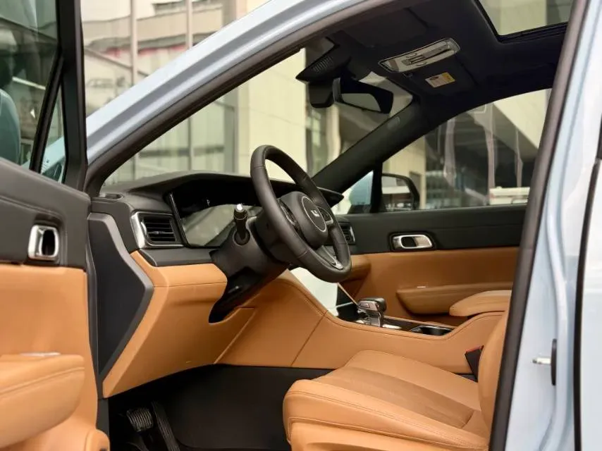 2020 Li ONE Range Extended 131HP REEV 40.5KWH,autocango,china used car exporter,china ev exporter,chinese used car exporter,chinese used ev exporter