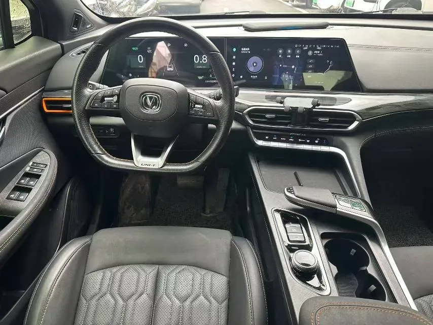 2022 ChangAn UNI-T 1.5T 188HP L4 7DCT,autocango,china used car exporter,china ev exporter,chinese used car exporter,chinese used ev exporter