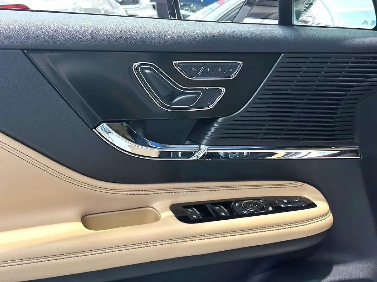 2021 Lincoln Corsair 2.0T 245HP L4 8AT,autocango,china used car exporter,china ev exporter,chinese used car exporter,chinese used ev exporter