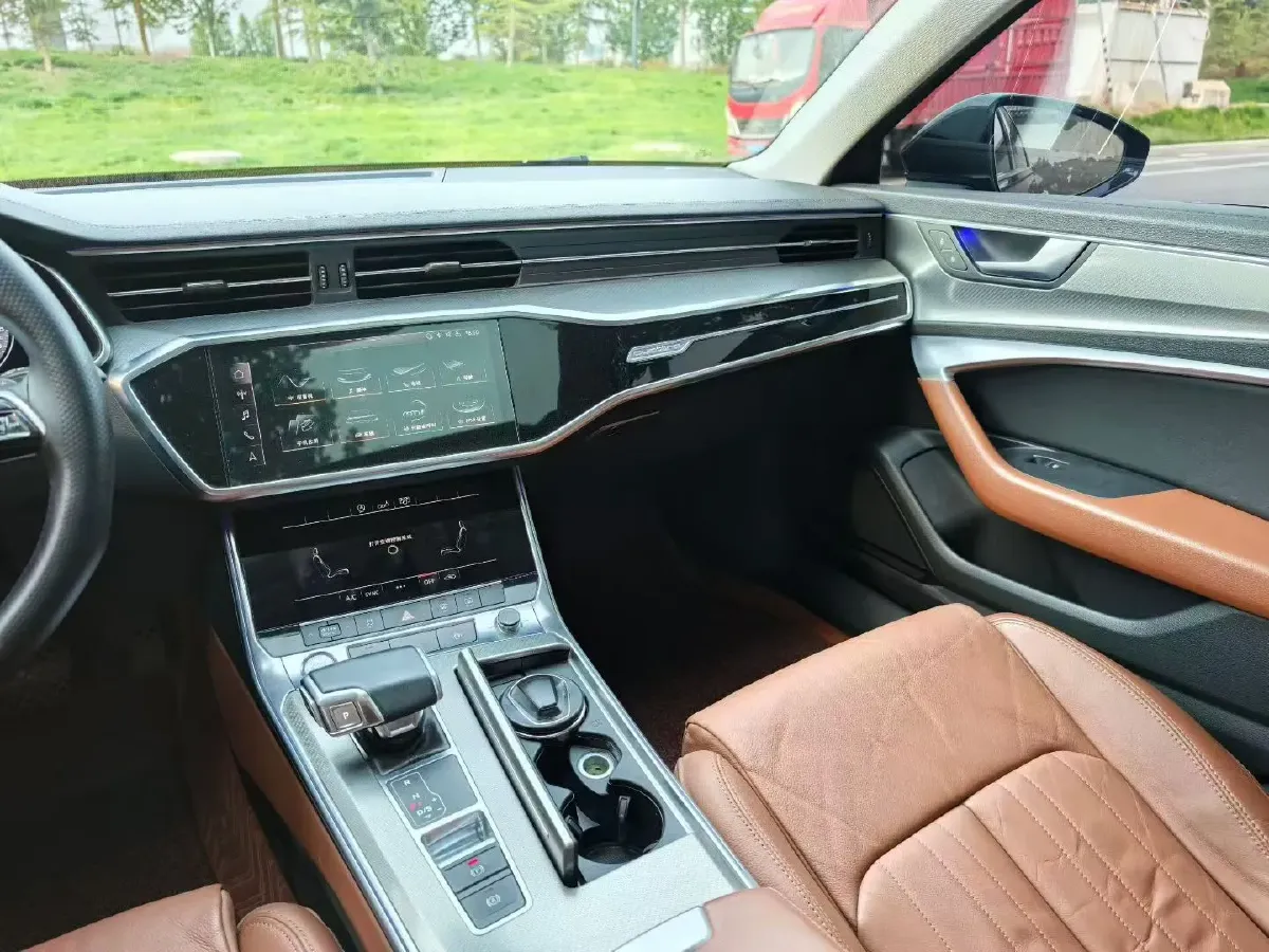 2019 Audi A6L 2.0T 190HP L4 7DCT,autocango,china used car exporter,china ev exporter,chinese used car exporter,chinese used ev exporter