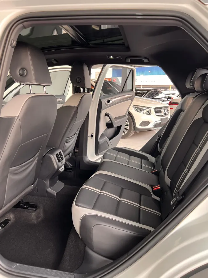 2023 Volkswagen T-Roc 1.5T 160HP L4 7DCT,autocango,china used car exporter,china ev exporter,chinese used car exporter,chinese used ev exporter