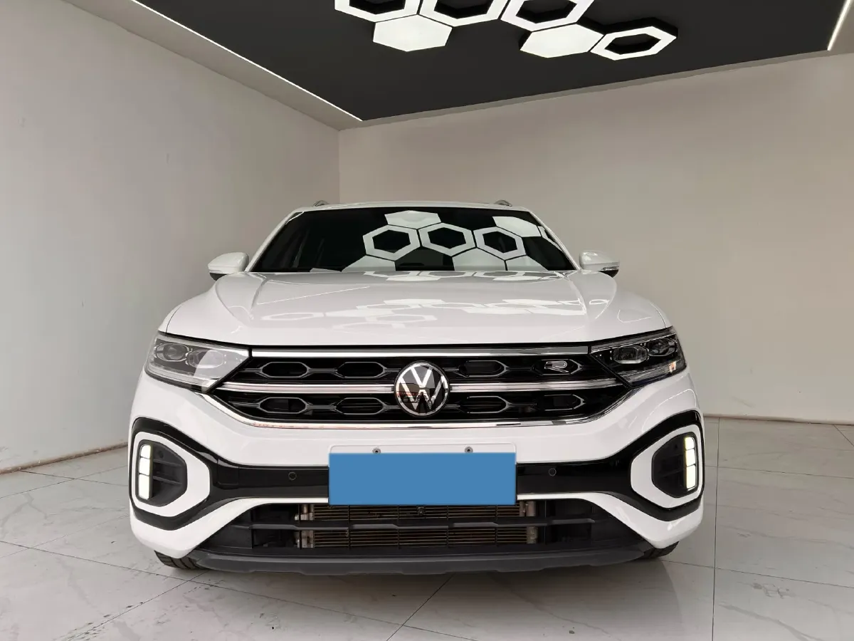 2023 Volkswagen T-Roc 1.5T 160HP L4 7DCT,autocango,china used car exporter,china ev exporter,chinese used car exporter,chinese used ev exporter