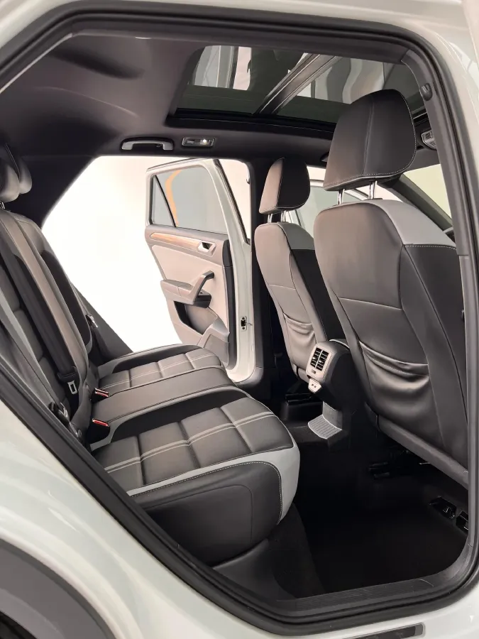 2023 Volkswagen T-Roc 1.5T 160HP L4 7DCT,autocango,china used car exporter,china ev exporter,chinese used car exporter,chinese used ev exporter