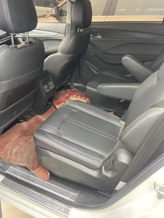 2019 BaoJun 360 1.5L 105HP L4 6MT,autocango,china used car exporter,china ev exporter,chinese used car exporter,chinese used ev exporter