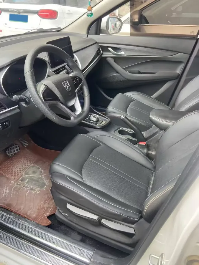 2019 BaoJun 360 1.5L 105HP L4 6MT,autocango,china used car exporter,china ev exporter,chinese used car exporter,chinese used ev exporter