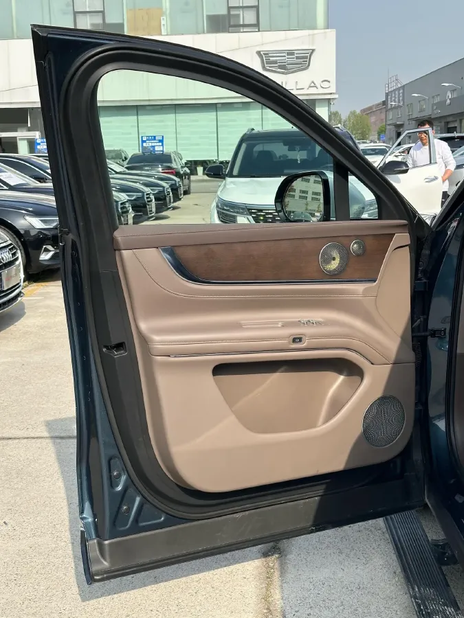 2024 AITO AITO M9 1.5T 152HP L4 REEV 42KWH,autocango,china used car exporter,china ev exporter,chinese used car exporter,chinese used ev exporter