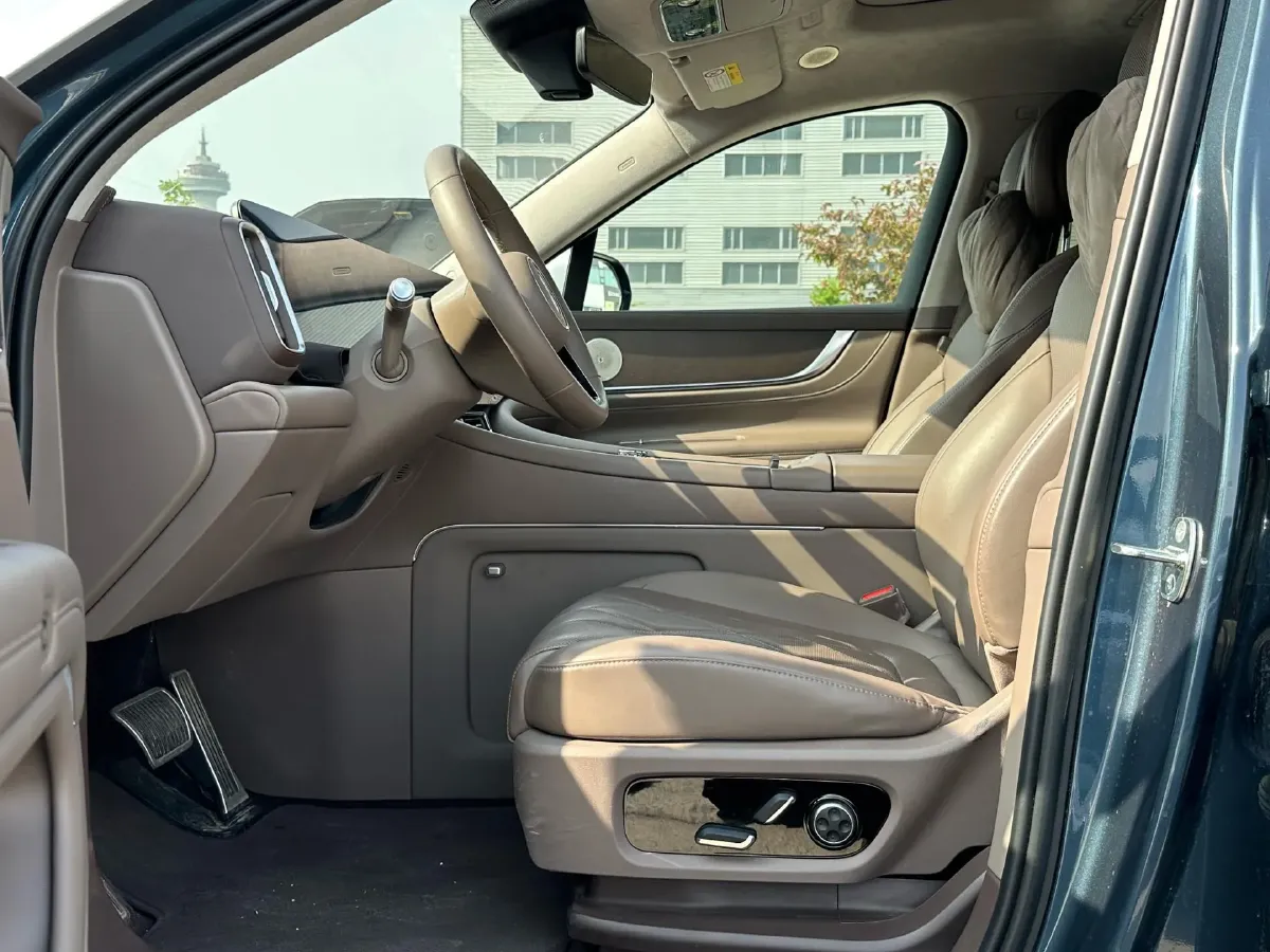 2024 AITO AITO M9 1.5T 152HP L4 REEV 42KWH,autocango,china used car exporter,china ev exporter,chinese used car exporter,chinese used ev exporter