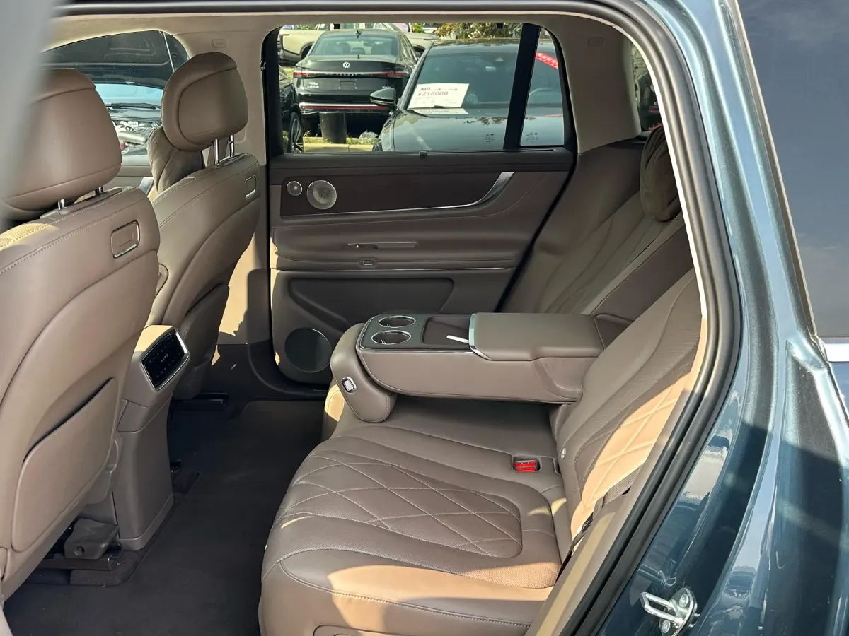 2024 AITO AITO M9 1.5T 152HP L4 REEV 42KWH,autocango,china used car exporter,china ev exporter,chinese used car exporter,chinese used ev exporter