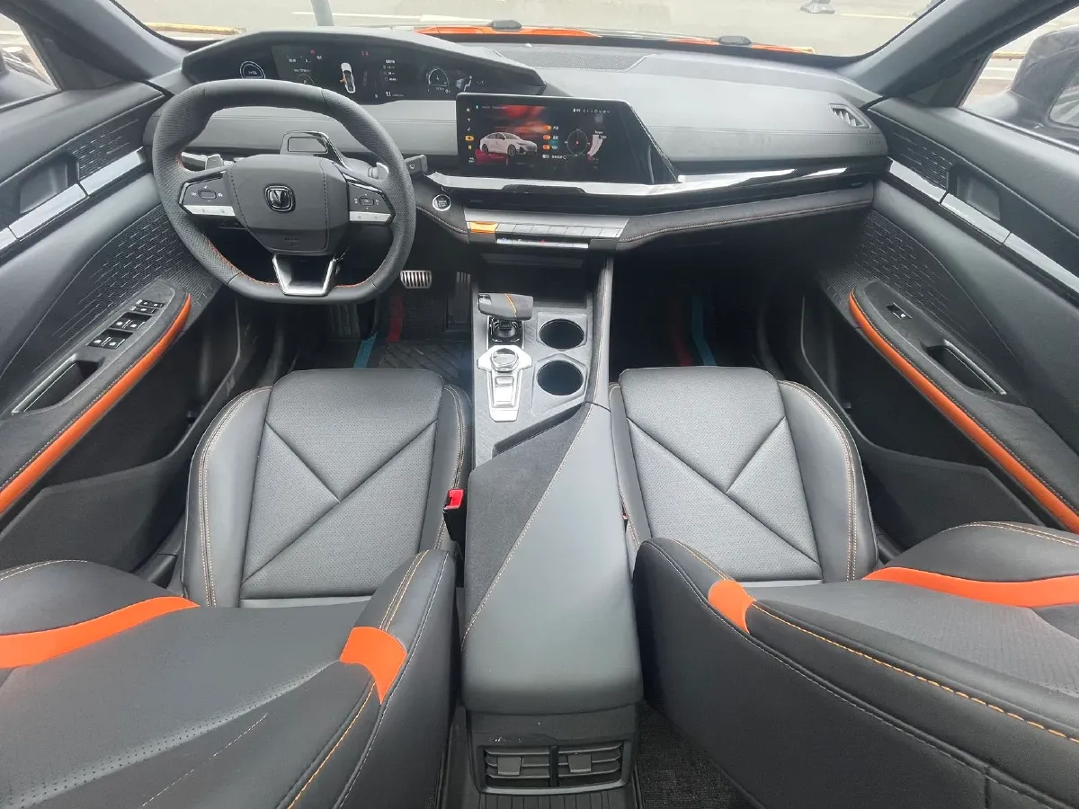 2023 ChangAn UNI-V 1.5T 188HP L4 7DCT,autocango,china used car exporter,china ev exporter,chinese used car exporter,chinese used ev exporter