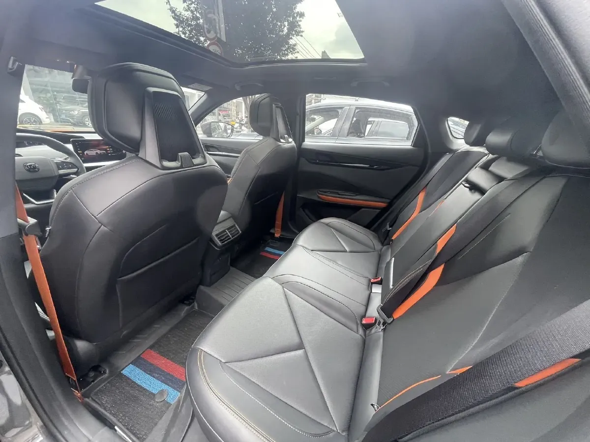 2023 ChangAn UNI-V 1.5T 188HP L4 7DCT,autocango,china used car exporter,china ev exporter,chinese used car exporter,chinese used ev exporter