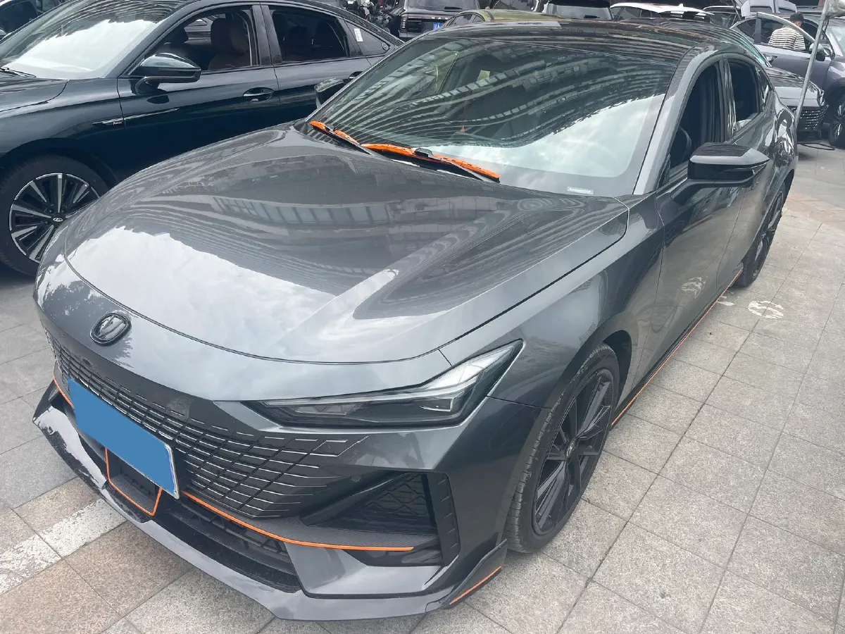 2023 ChangAn UNI-V 1.5T 188HP L4 7DCT,autocango,china used car exporter,china ev exporter,chinese used car exporter,chinese used ev exporter