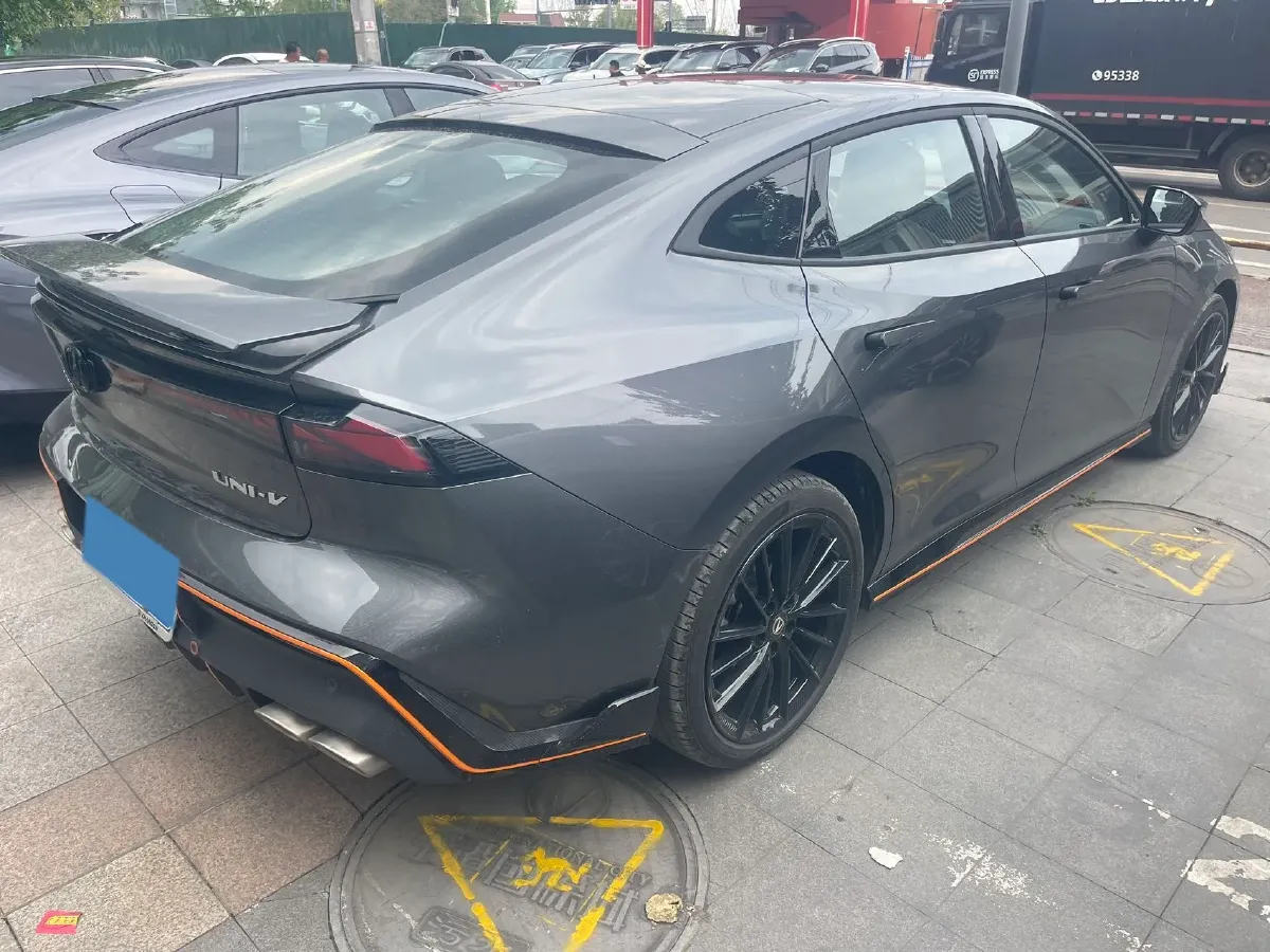 2023 ChangAn UNI-V 1.5T 188HP L4 7DCT,autocango,china used car exporter,china ev exporter,chinese used car exporter,chinese used ev exporter