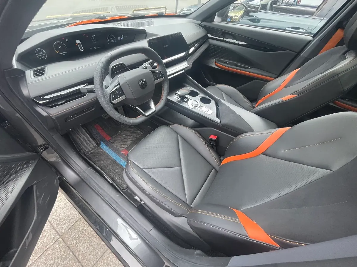 2023 ChangAn UNI-V 1.5T 188HP L4 7DCT,autocango,china used car exporter,china ev exporter,chinese used car exporter,chinese used ev exporter