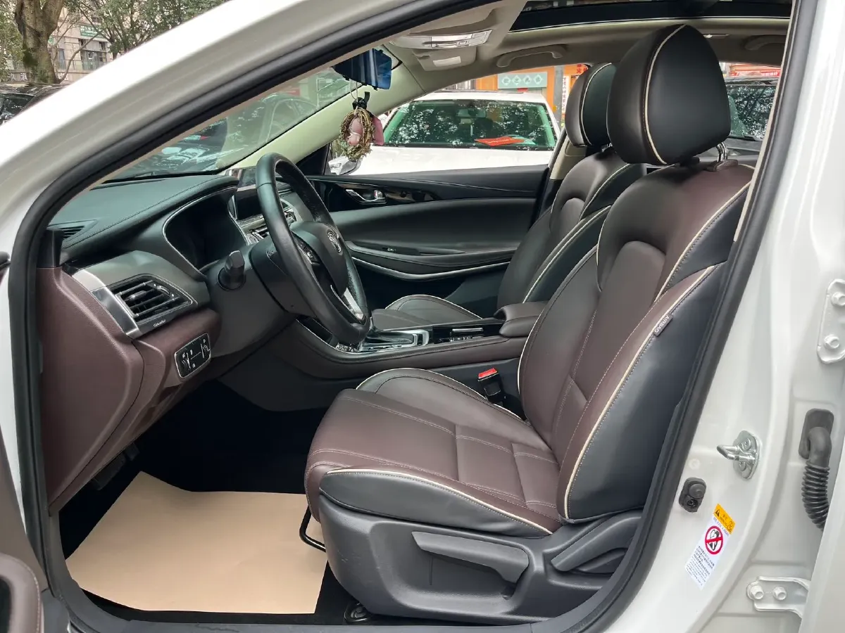 2019 ChangAn Raeton CC 1.5T 156HP L4 6AT,autocango,china used car exporter,china ev exporter,chinese used car exporter,chinese used ev exporter