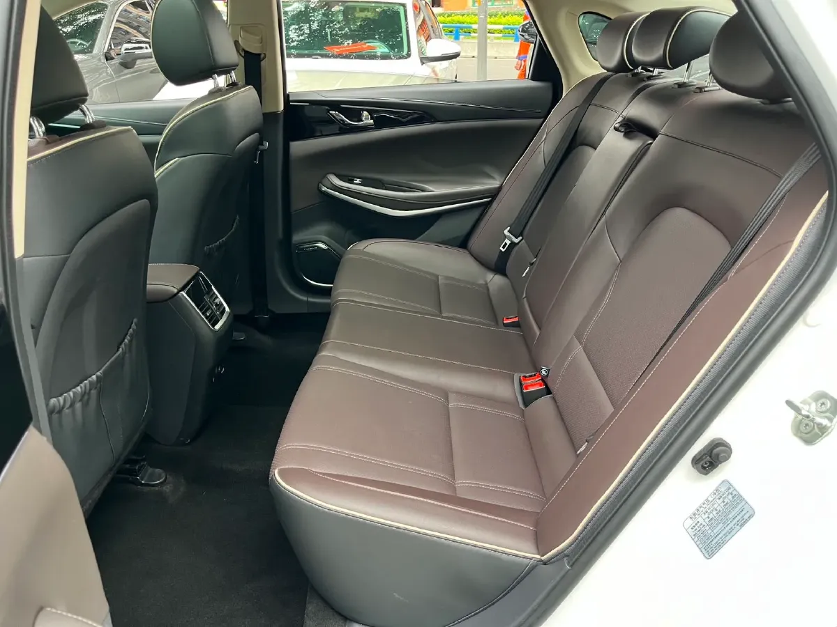 2019 ChangAn Raeton CC 1.5T 156HP L4 6AT,autocango,china used car exporter,china ev exporter,chinese used car exporter,chinese used ev exporter