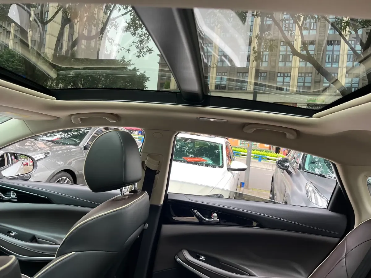 2019 ChangAn Raeton CC 1.5T 156HP L4 6AT,autocango,china used car exporter,china ev exporter,chinese used car exporter,chinese used ev exporter