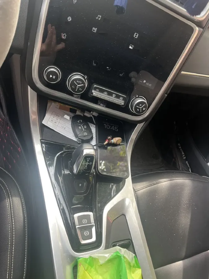 2017 Zotye SR9 2.0T 190HP L4 6DCT,autocango,china used car exporter,china ev exporter,chinese used car exporter,chinese used ev exporter