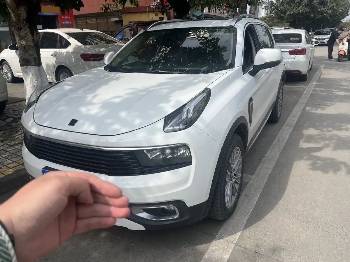 2017 Zotye SR9 2.0T 190HP L4 6DCT,autocango,china used car exporter,china ev exporter,chinese used car exporter,chinese used ev exporter