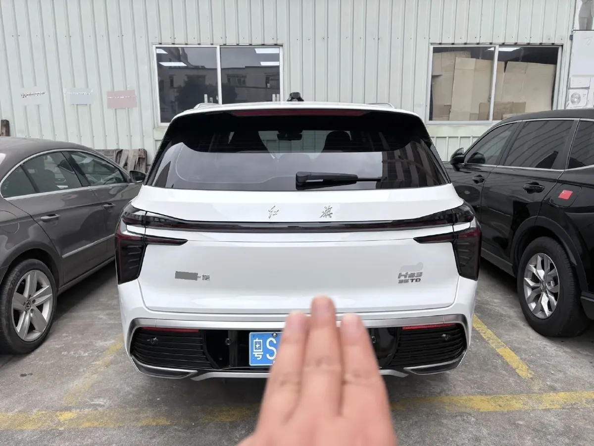 2024 HongQi HS3 1.5T 169HP L4 7DCT,autocango,china used car exporter,china ev exporter,chinese used car exporter,chinese used ev exporter