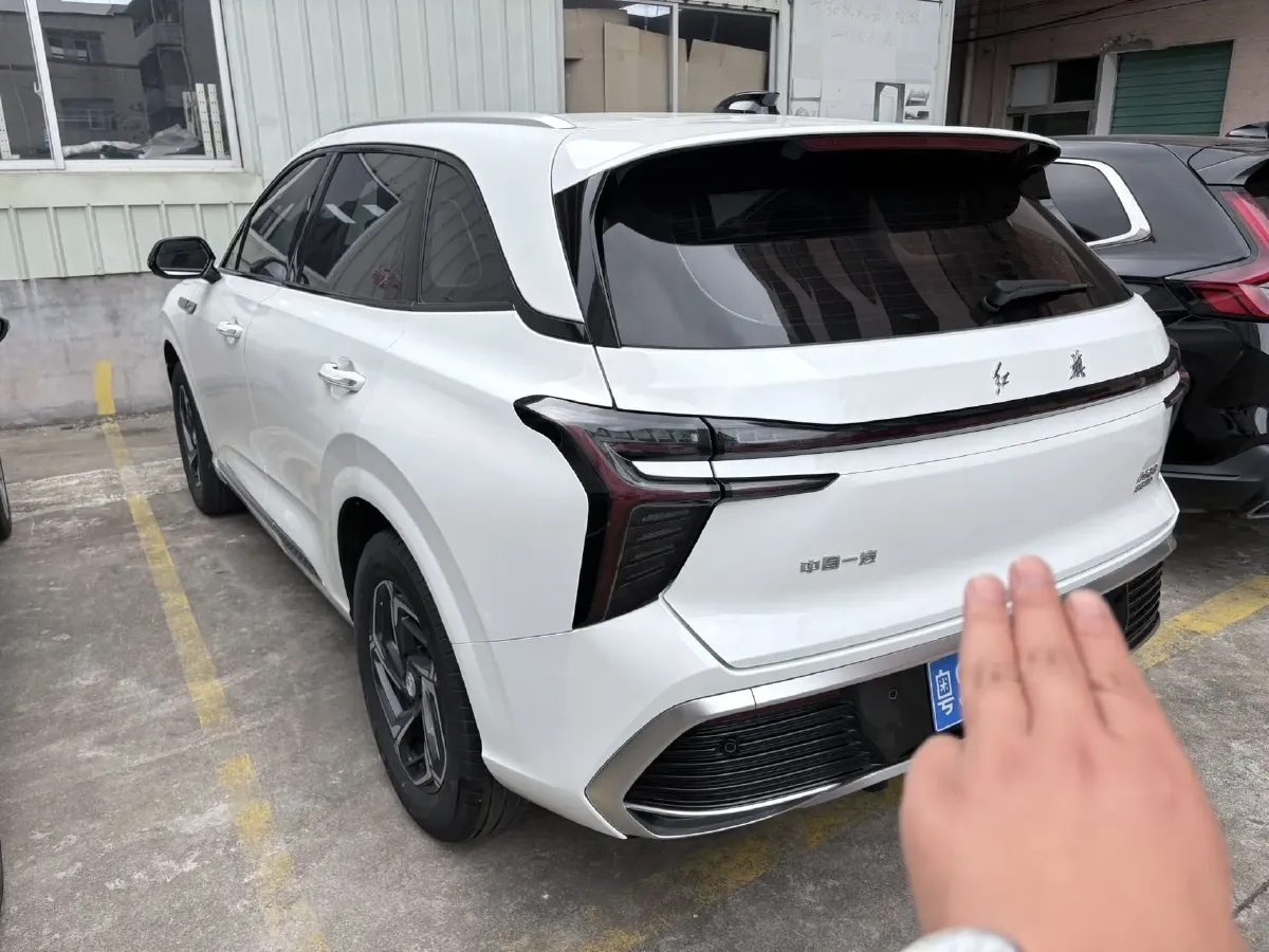 2024 HongQi HS3 1.5T 169HP L4 7DCT,autocango,china used car exporter,china ev exporter,chinese used car exporter,chinese used ev exporter
