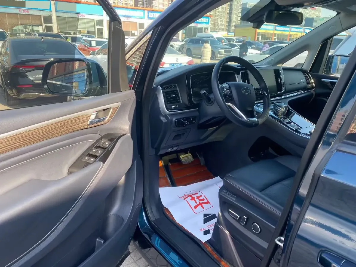 2021 GAC Trumpchi M8 2.0T 252HP L4 8AT,autocango,china used car exporter,china ev exporter,chinese used car exporter,chinese used ev exporter