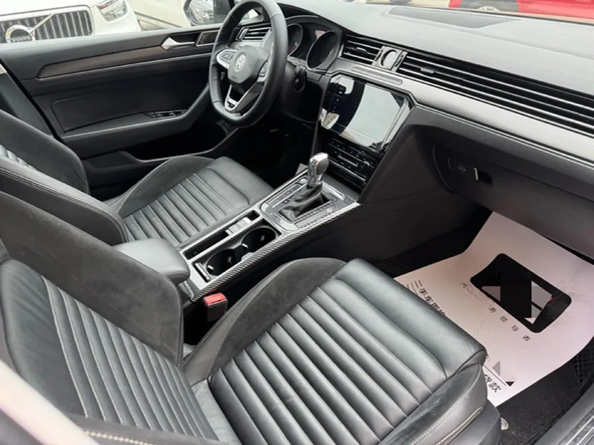 2020 Volkswagen Magotan 2.0T 186HP L4 7DCT,autocango,china used car exporter,china ev exporter,chinese used car exporter,chinese used ev exporter