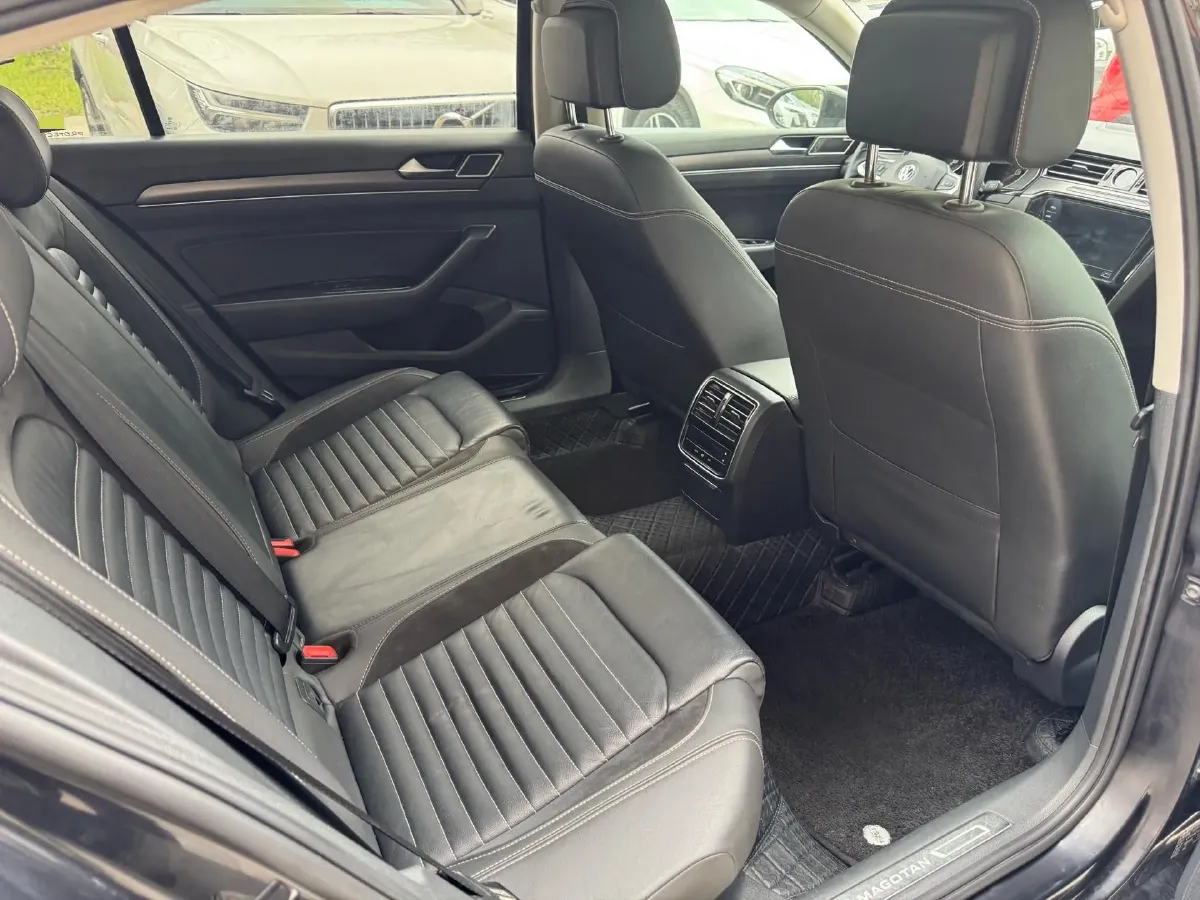 2020 Volkswagen Magotan 2.0T 186HP L4 7DCT,autocango,china used car exporter,china ev exporter,chinese used car exporter,chinese used ev exporter