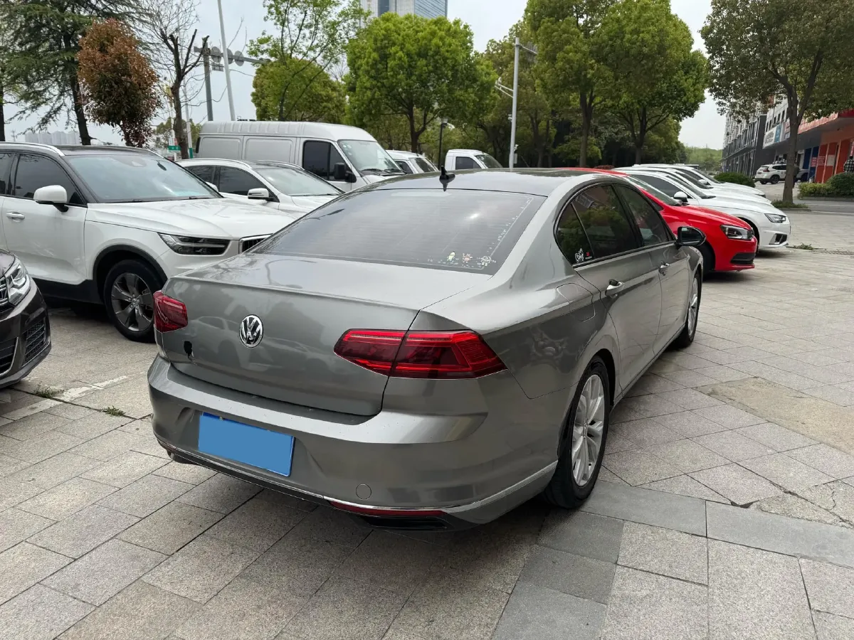 2020 Volkswagen Magotan 2.0T 186HP L4 7DCT,autocango,china used car exporter,china ev exporter,chinese used car exporter,chinese used ev exporter