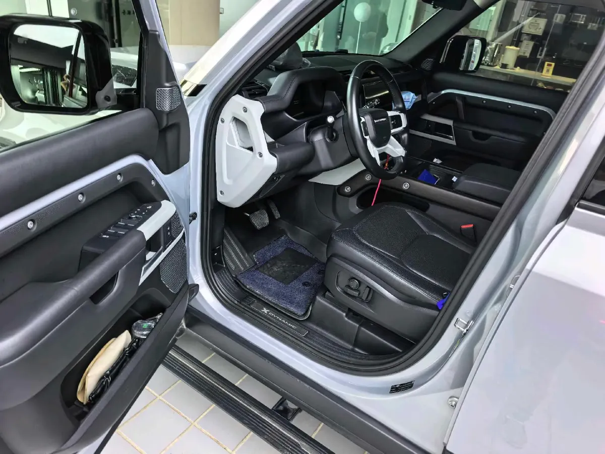 2023 Land Rover Defender 3.0T 400HP L6 8AT,autocango,china used car exporter,china ev exporter,chinese used car exporter,chinese used ev exporter