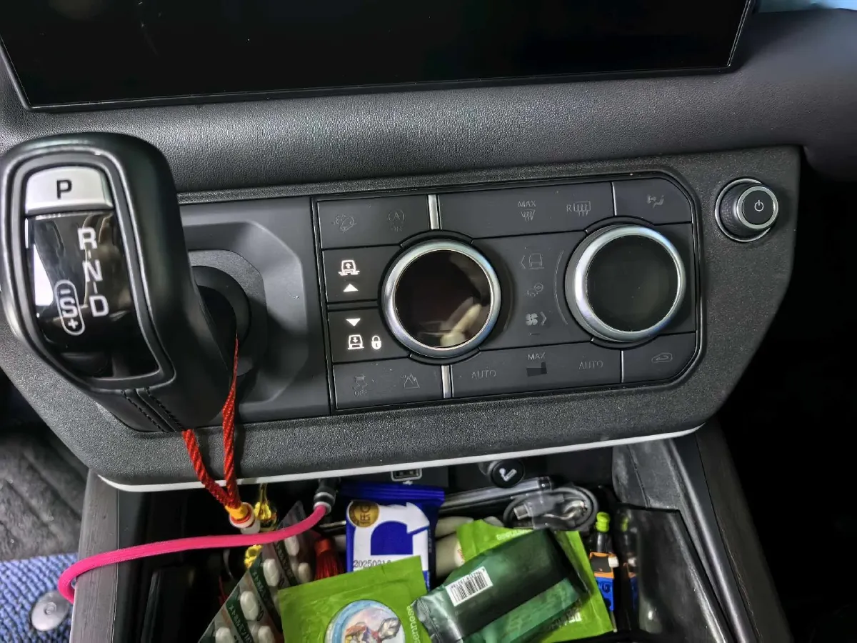 2023 Land Rover Defender 3.0T 400HP L6 8AT,autocango,china used car exporter,china ev exporter,chinese used car exporter,chinese used ev exporter