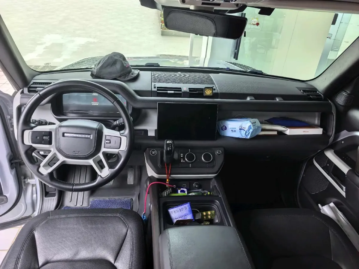 2023 Land Rover Defender 3.0T 400HP L6 8AT,autocango,china used car exporter,china ev exporter,chinese used car exporter,chinese used ev exporter